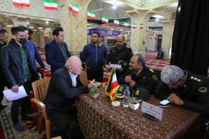 فرماندهان نیروی انتظامی قزوین پاسخگوی مطالبات مردم در نماز جمعه